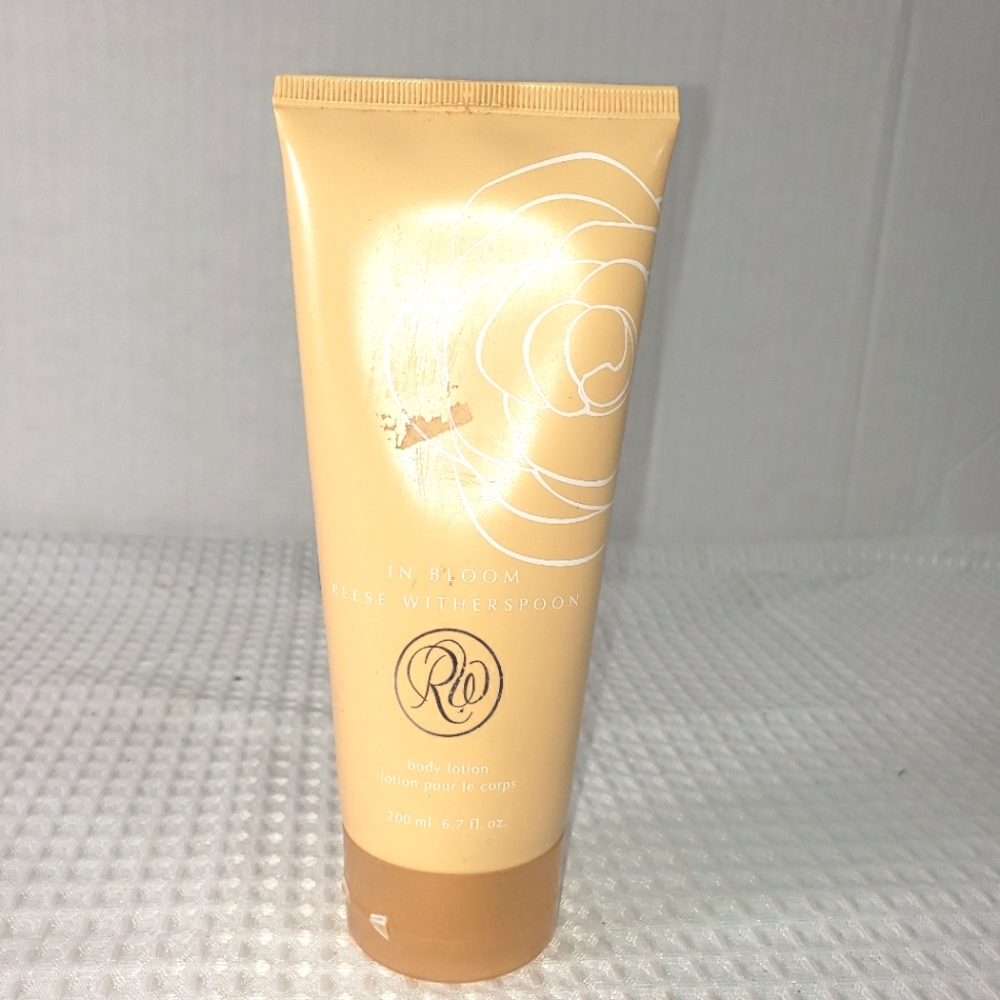 Avon in Bloom by Reese Witherspoon Body Lotion 6.7 fl.Oz Body Lotion Fresh Scent